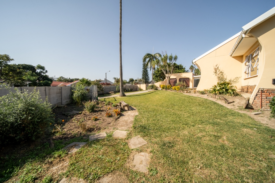 5 Bedroom Property for Sale in Beacon Bay Eastern Cape